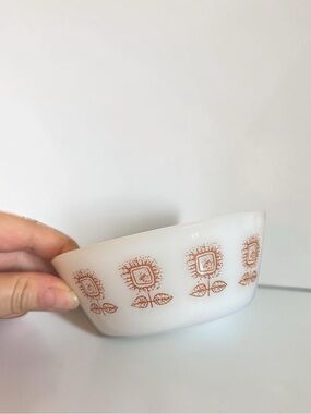 Vintage Fire-King Brown Daisy Milk Glass Cereal Soup Bowl USA